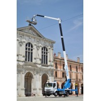 Plataforma area articulada con jib TJ30 