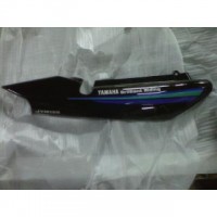 Cacha Bajo Asiento Yamaha Ybr 125 Negra Derecha - Dos Ruedas