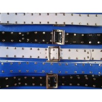 Cinturon simil cuero con tachas